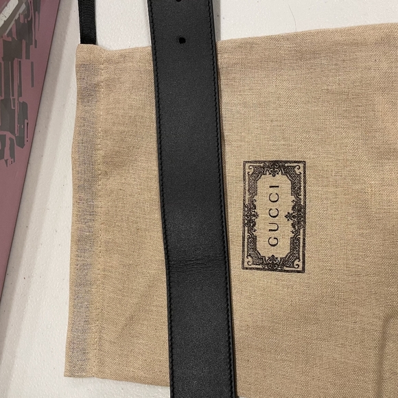 Black Gucci Belt - Picture 7 of 8